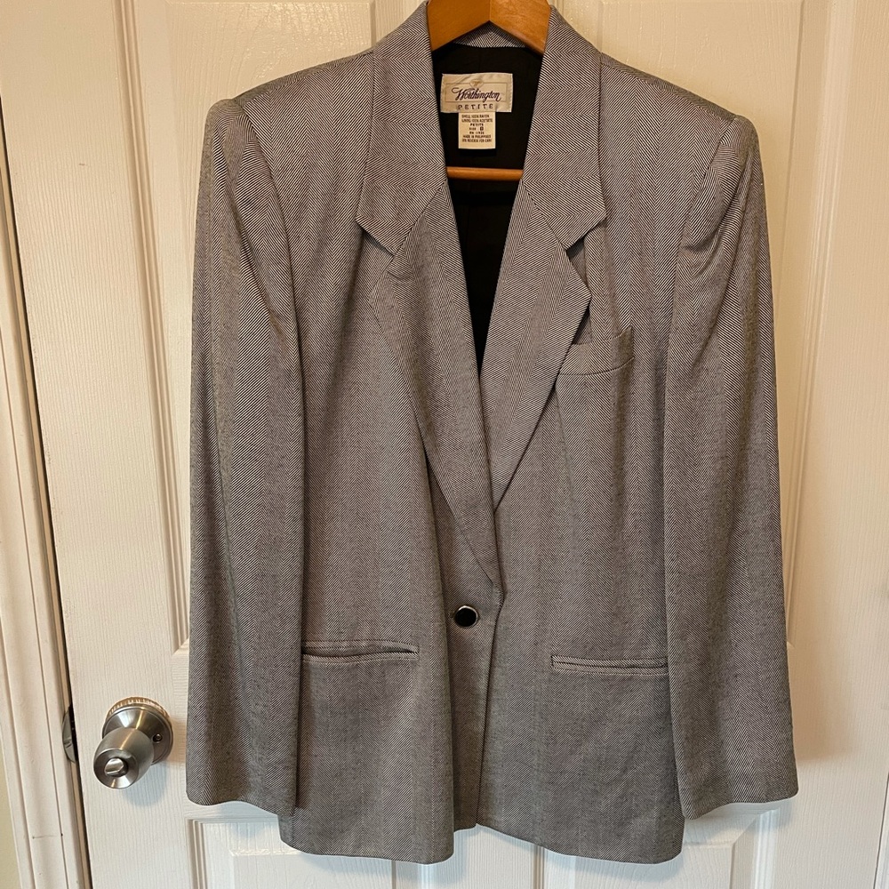 Women’s vintage two piece skirt suit 8P